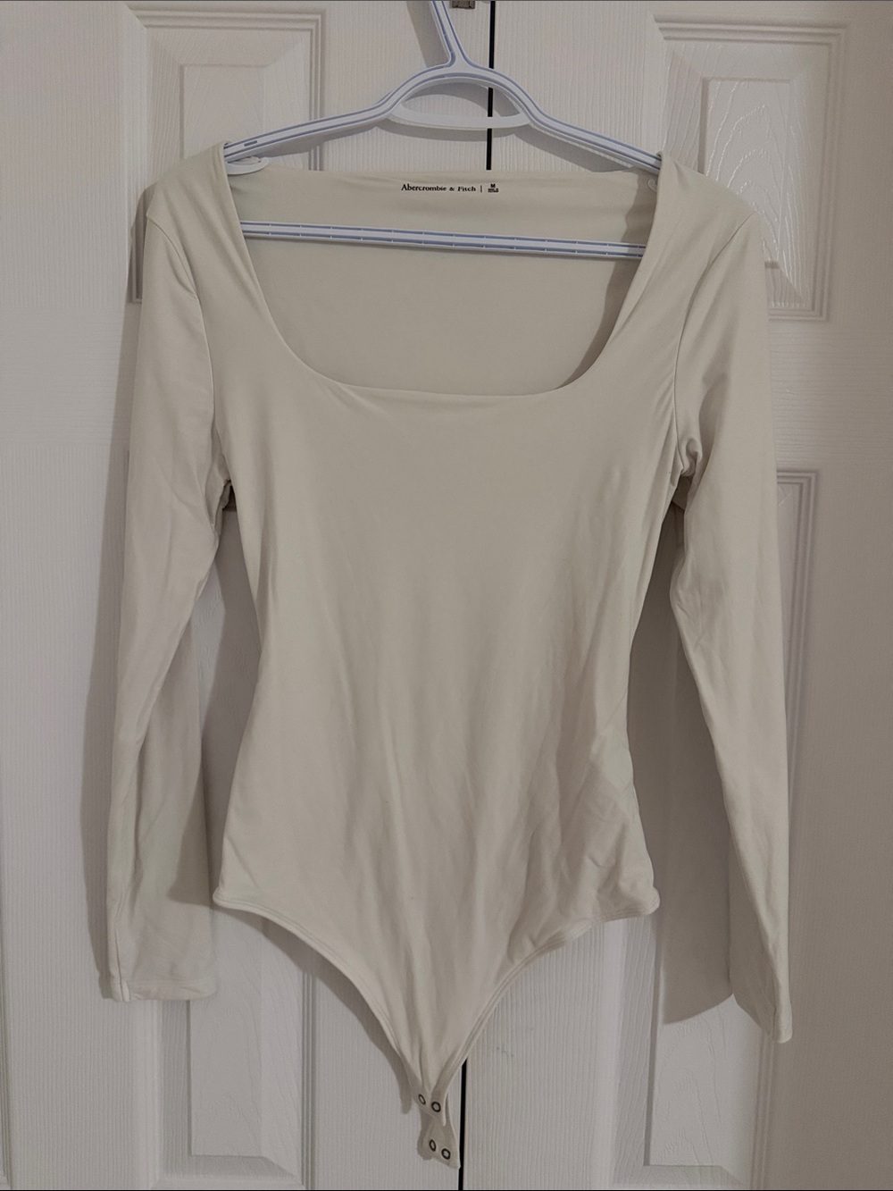 Brand new without tags Abercrombie & Fitch Cream Scoop Neck Long-Sleeve Bodysuit